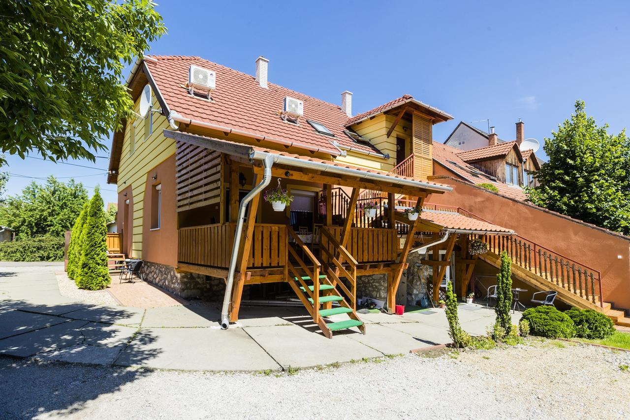 Almafa Apartmanhaz Eger Exterior photo