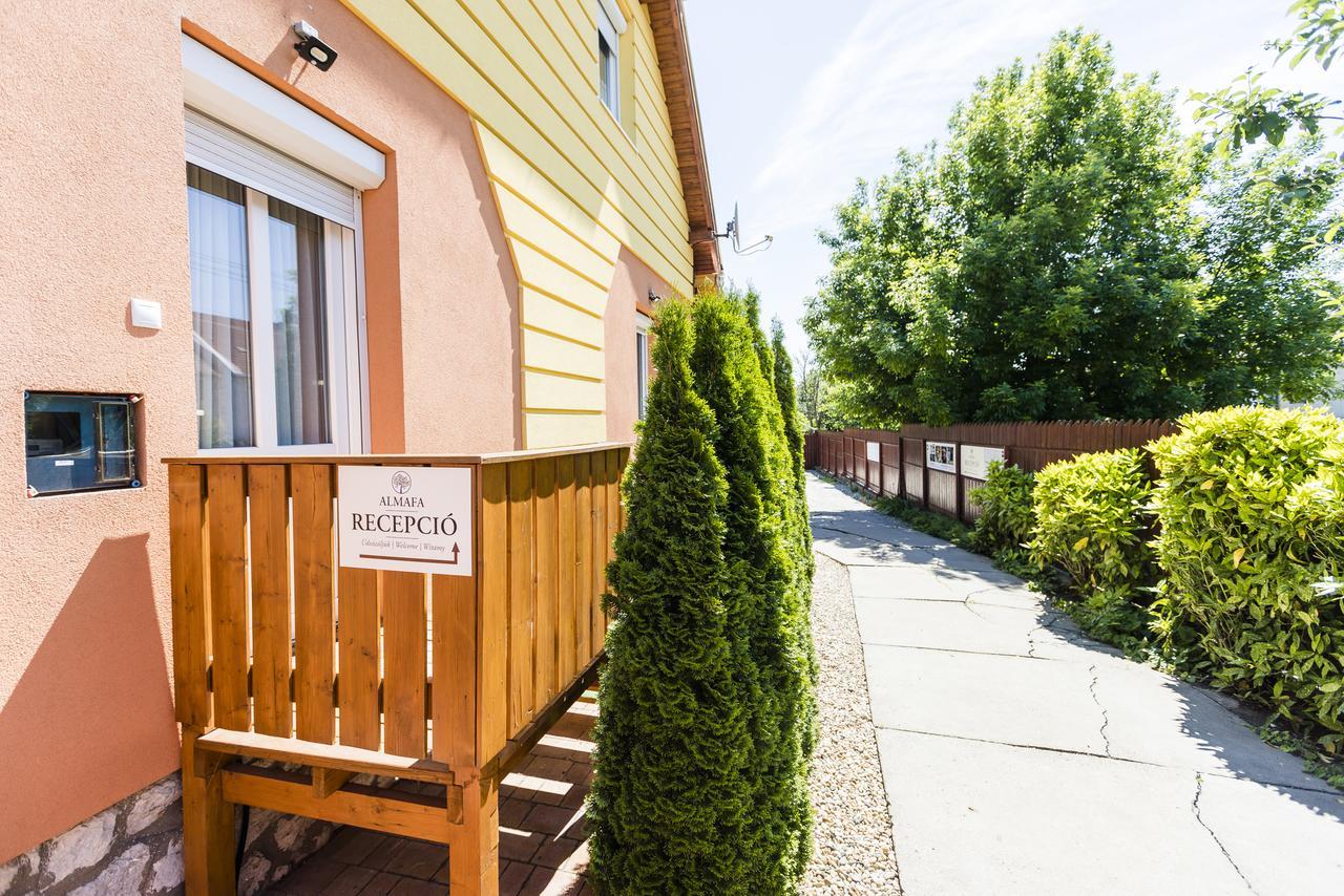 Almafa Apartmanhaz Eger Exterior photo
