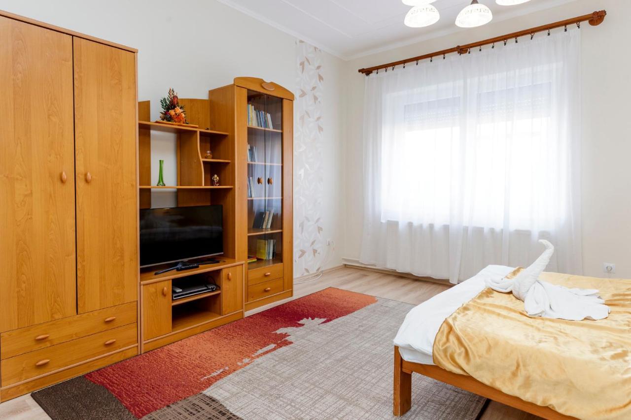 Almafa Apartmanhaz Eger Exterior photo